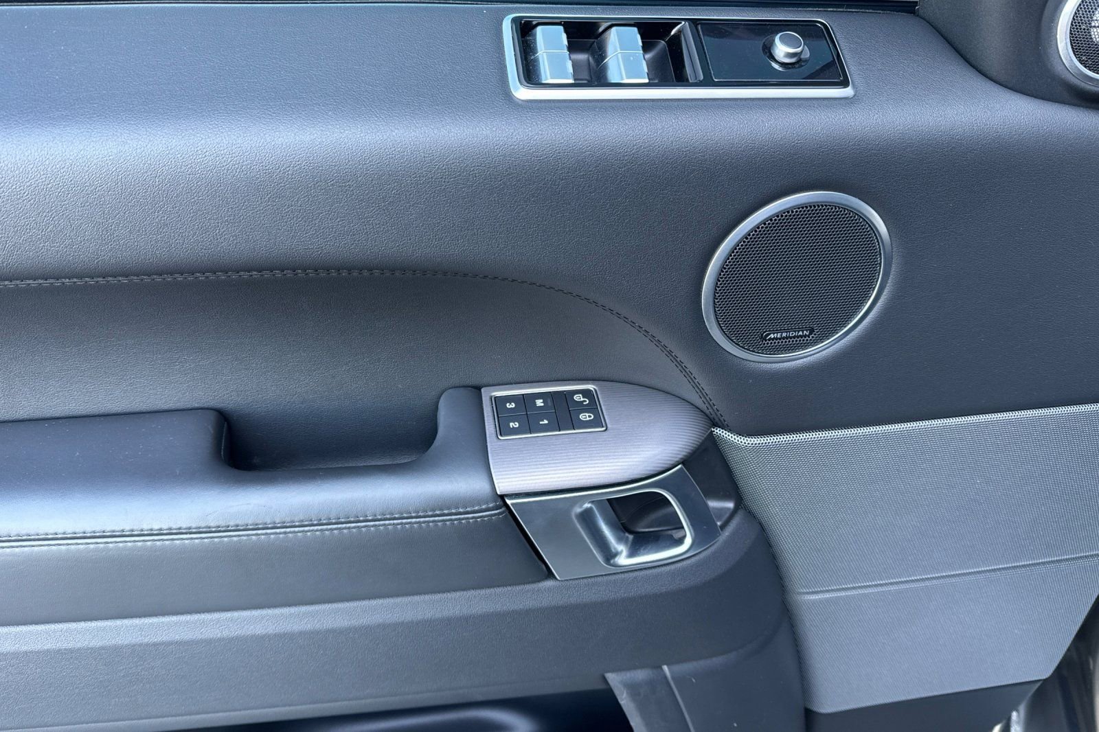 Used 2020 Land Rover Range Rover Sport HSE image 10