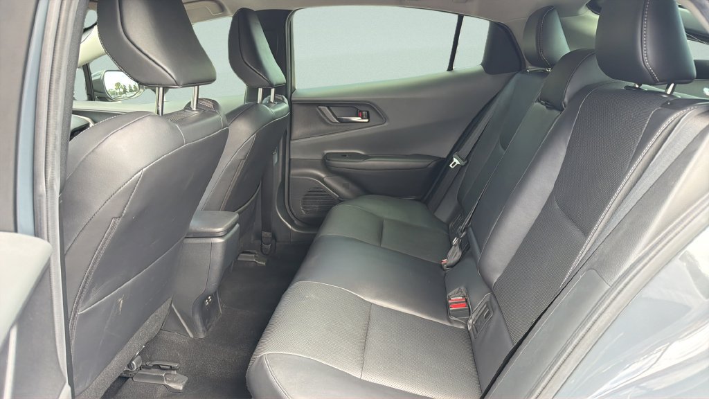 Used 2023 Toyota Prius XLE FWD image 33