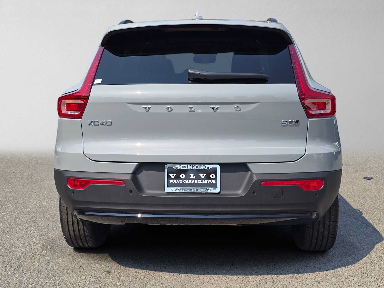New 2026 Volvo XC40 B5 Plus w/ Protection Package Premier AWD/4WD image 4
