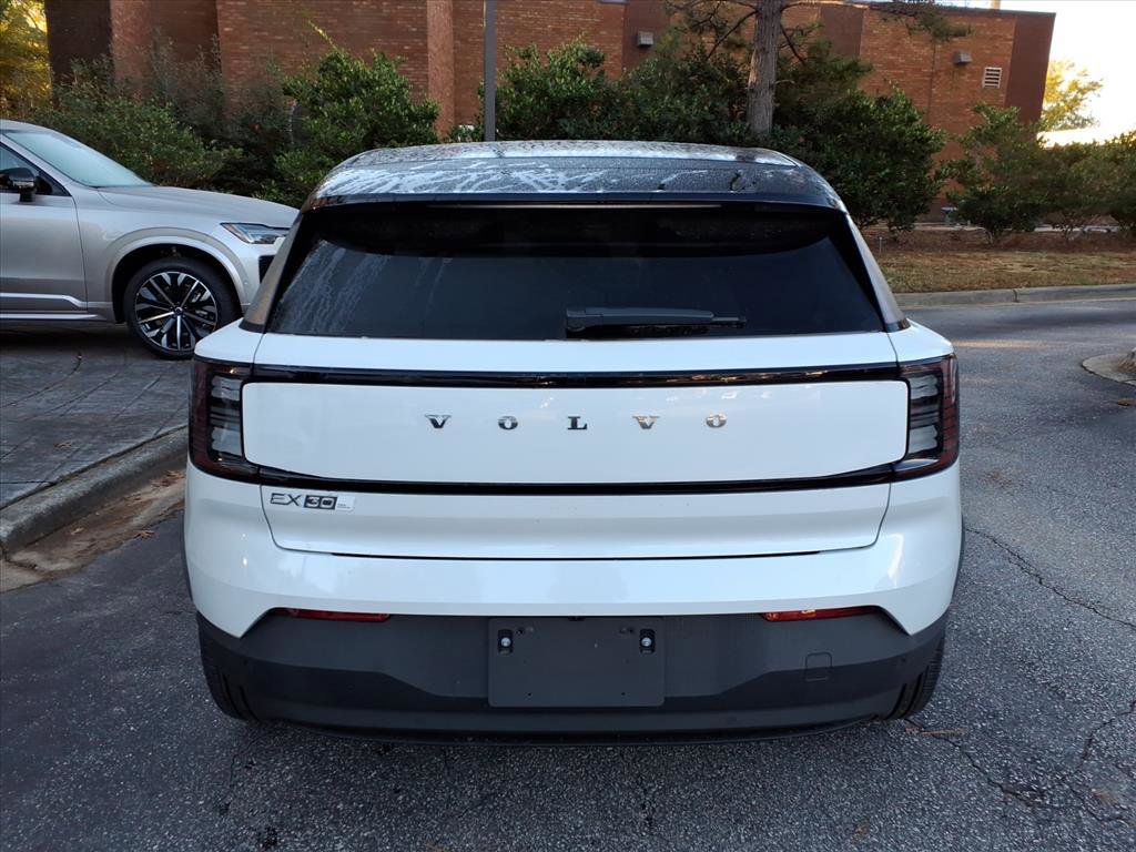 New 2025 Volvo EX30 Plus w/ Protection Package Premier image 4