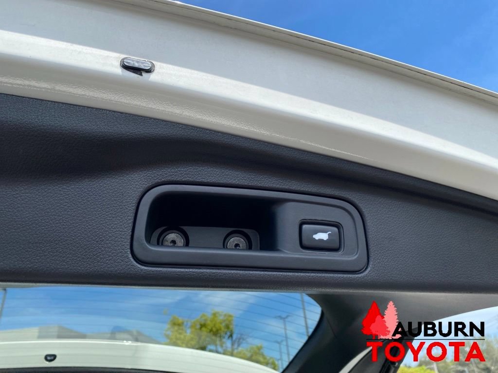 Used 2018 Honda Pilot Touring image 13