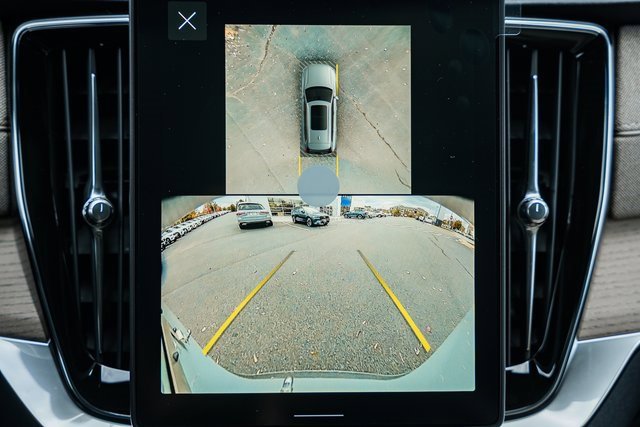 New 2026 Volvo XC90 B6 Plus w/ Protection Package Premier image 40