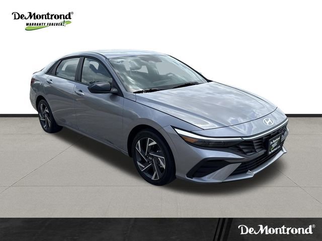 New 2025 Hyundai Elantra SEL image 3