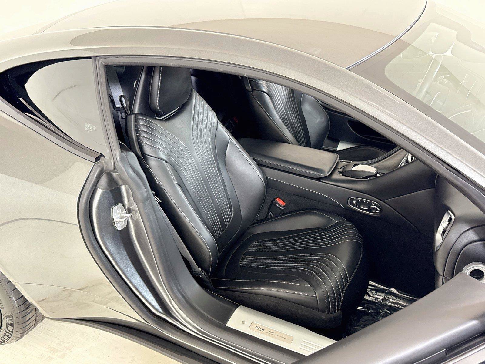 Used 2017 Aston Martin DB11 V12 RWD image 25