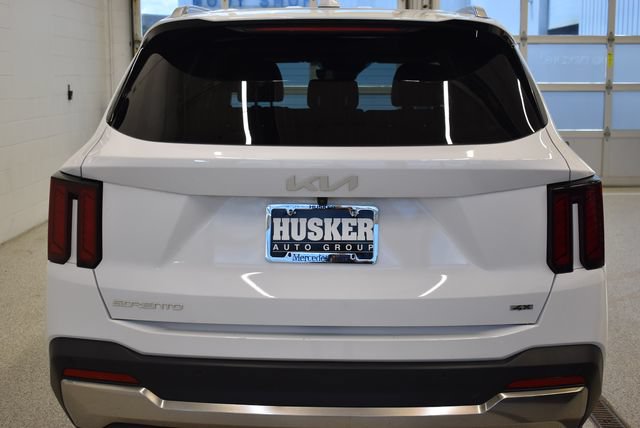 Used 2024 Kia Sorento S AWD/4WD image 11
