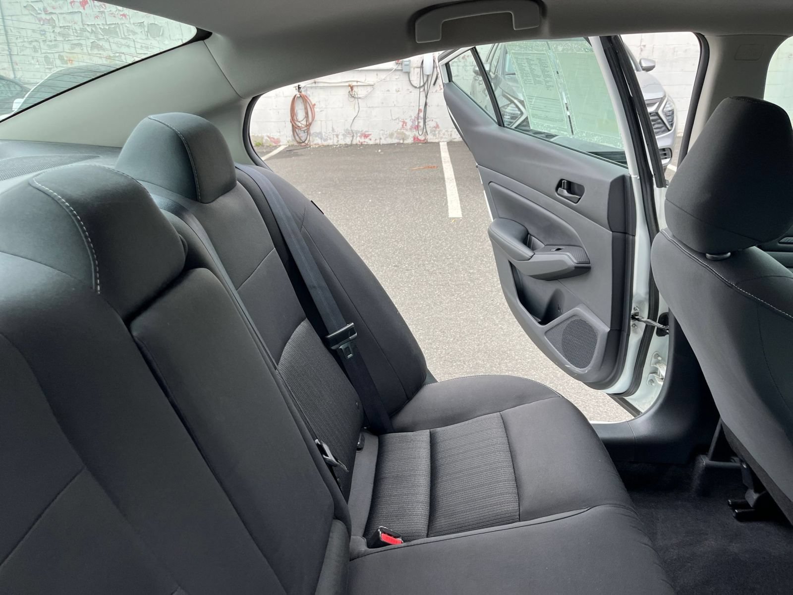 Used 2025 Nissan Altima 2.5 SV FWD image 38
