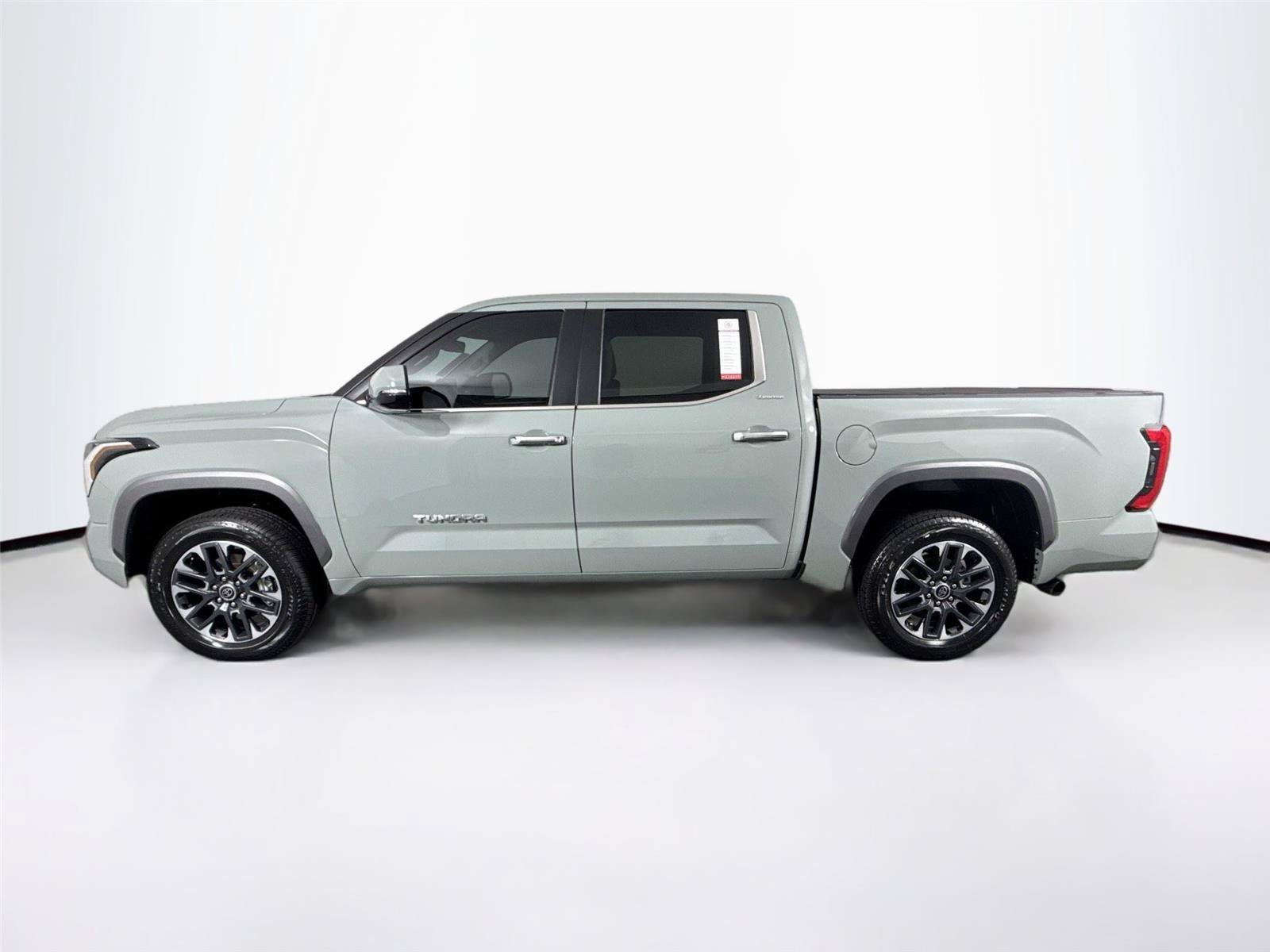 Used 2024 Toyota Tundra Limited AWD/4WD image 14