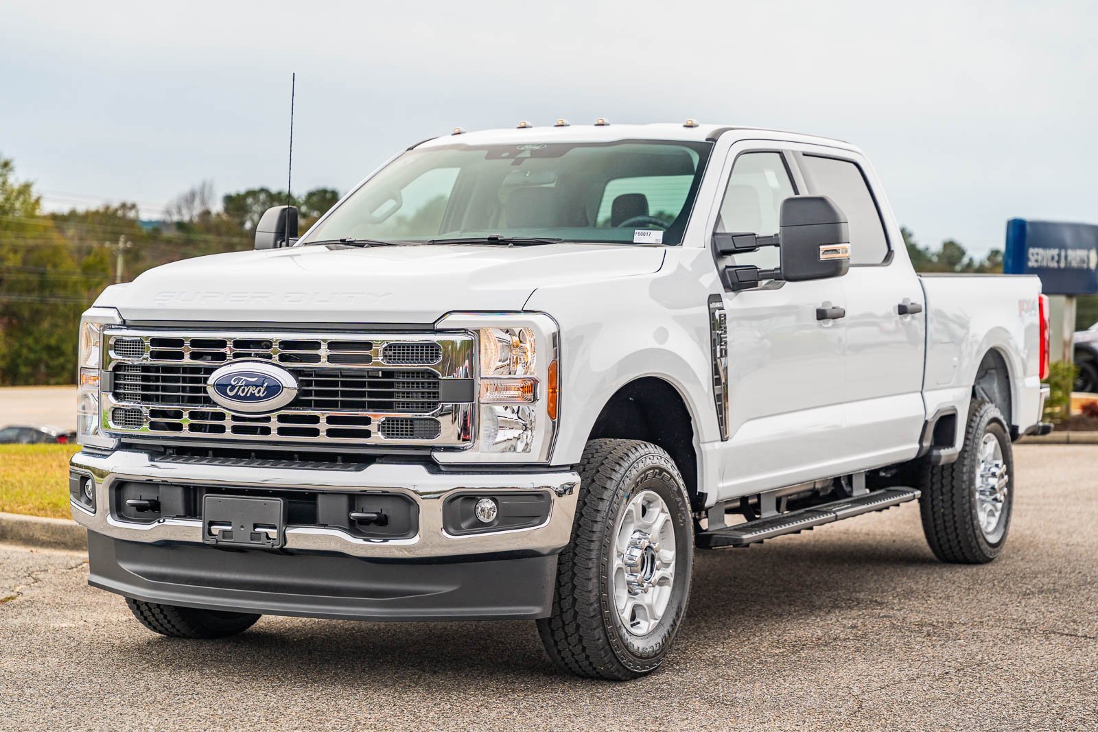 New 2026 Ford F350 XLT w/ FX4 Off-Road Package image 2