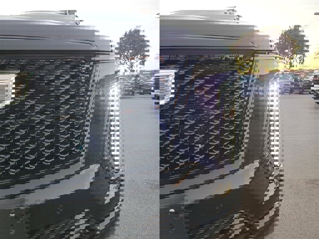 Used 2025 Cadillac Escalade Sport Platinum w/ LPO, ONYX Package image 10