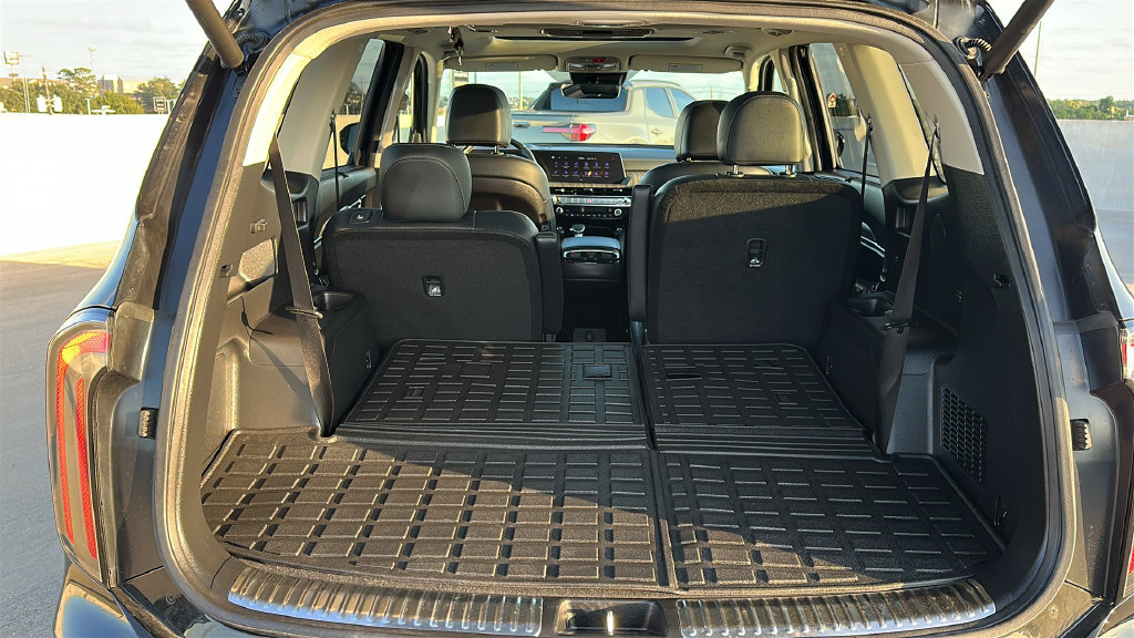 Used 2025 Kia Telluride SX w/ SX Captain's Chair Package FWD image 40