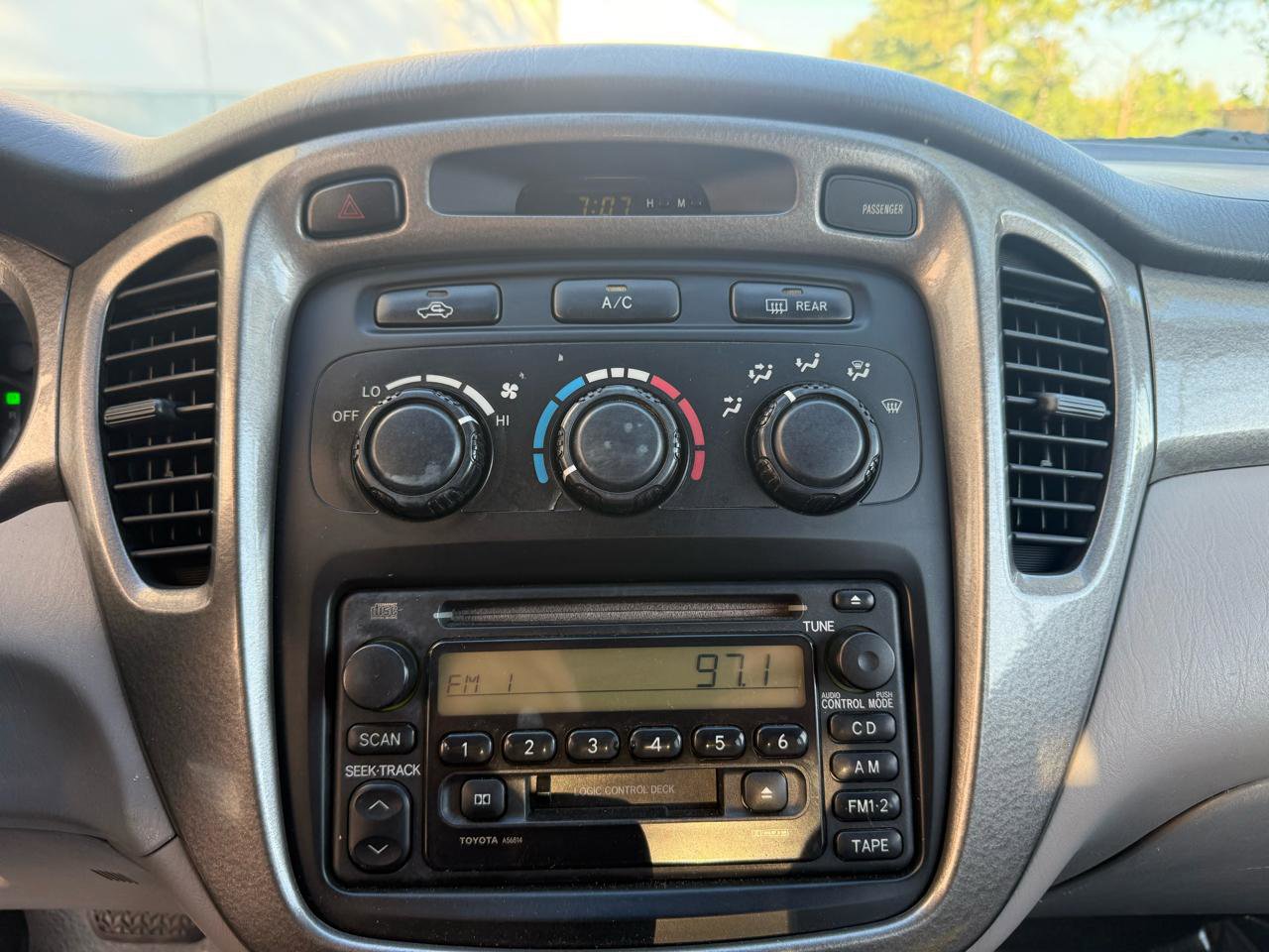 Used 2001 Toyota Highlander 4WD V6 image 23