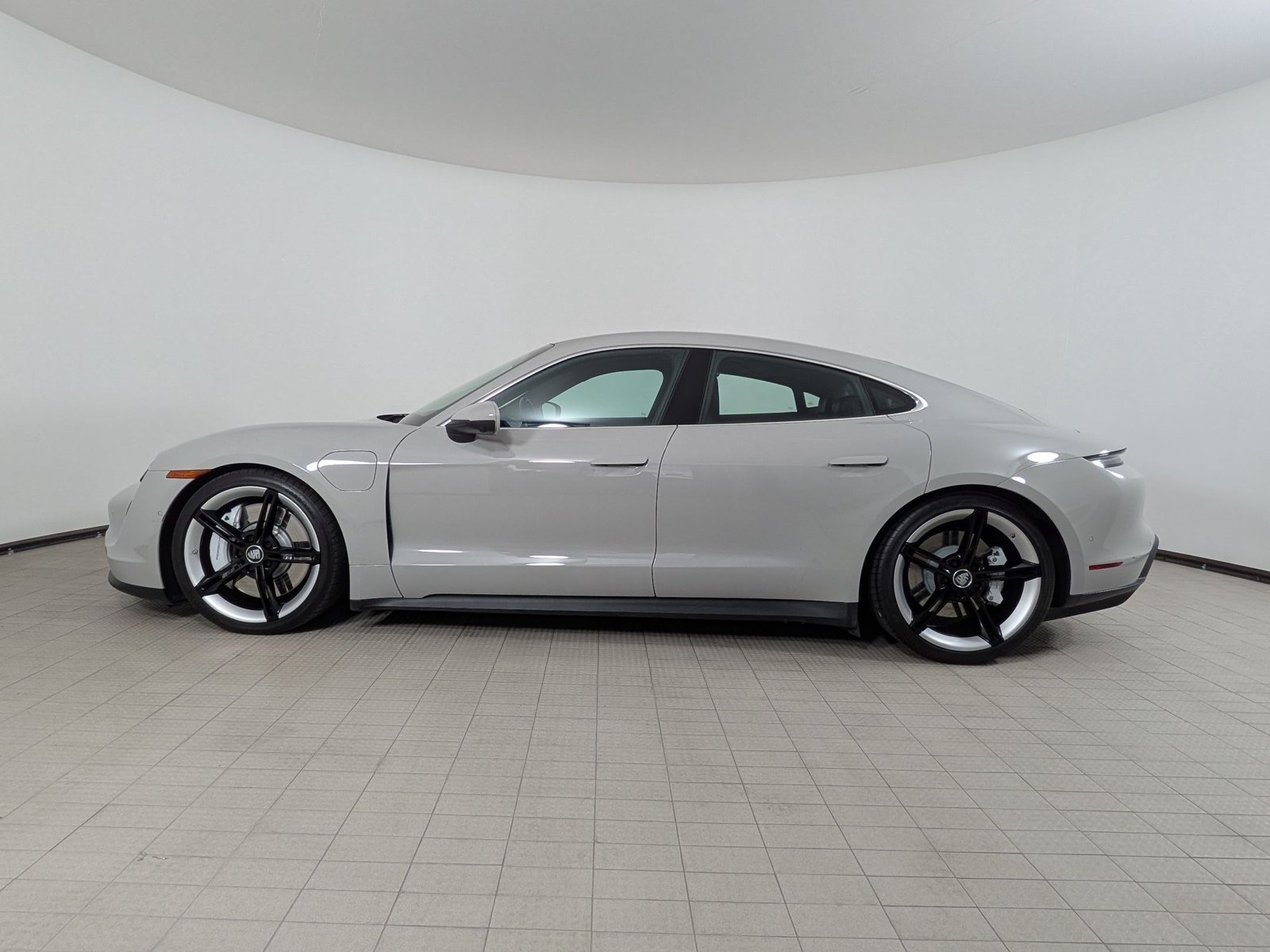 Certified 2023 Porsche Taycan 4S AWD/4WD image 2