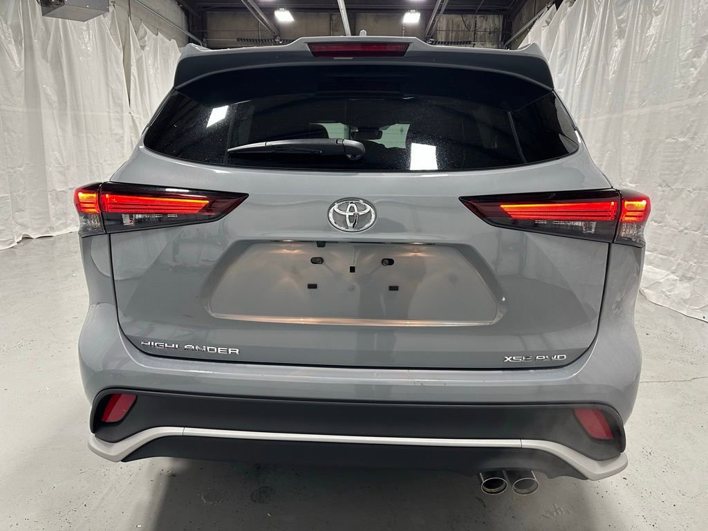 Used 2025 Toyota Highlander XSE image 6