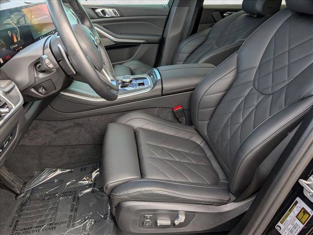 Used 2025 BMW X5 sDrive40i w/ Premium Package image 17