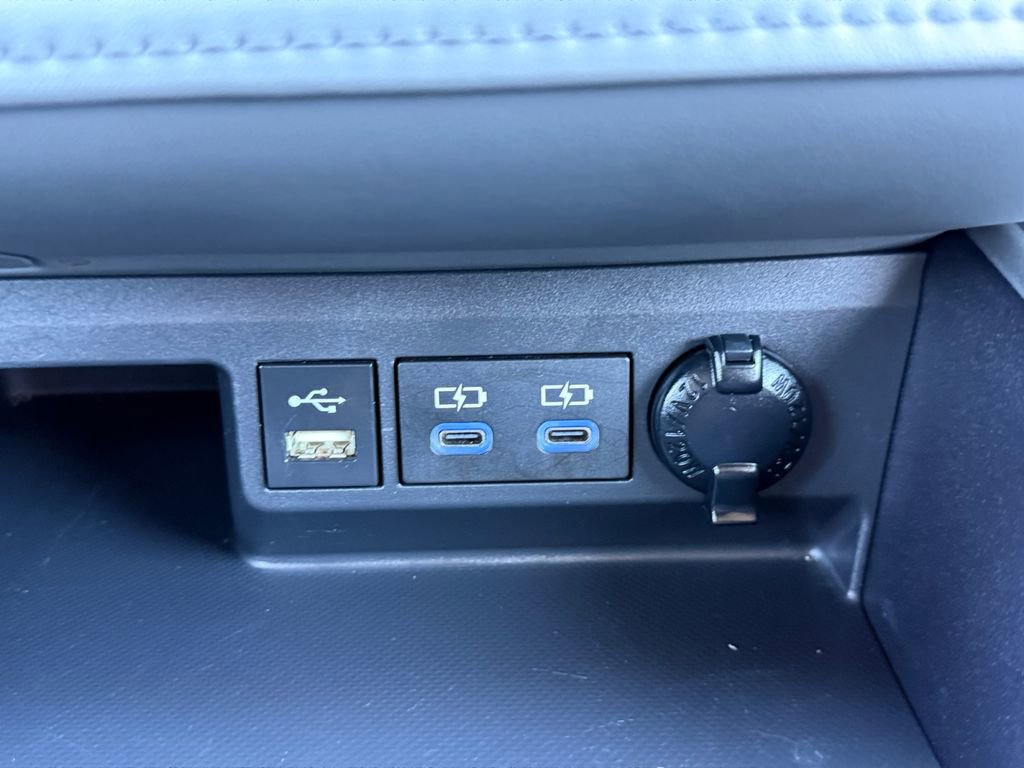 Used 2022 Toyota Highlander XLE image 17