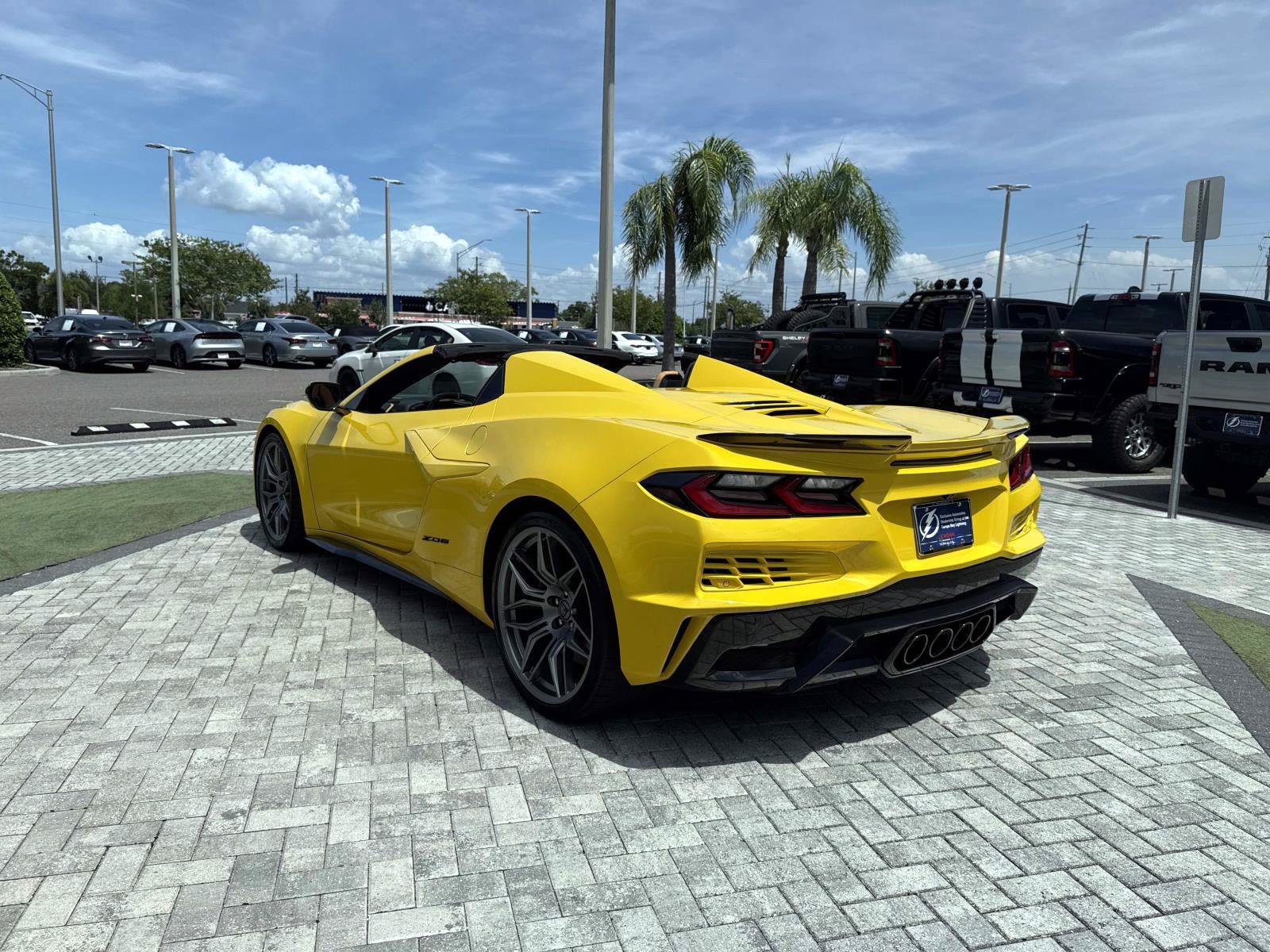 Used 2025 Chevrolet Corvette Z06 RWD image 3