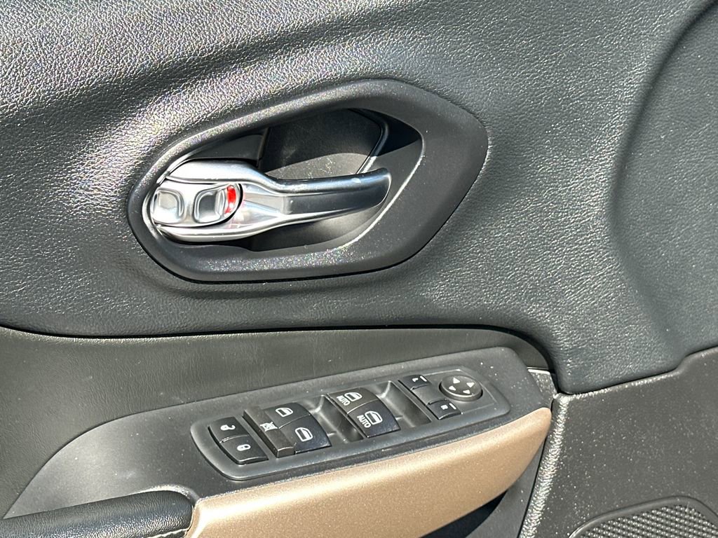 Used 2017 Jeep Cherokee High Altitude image 17