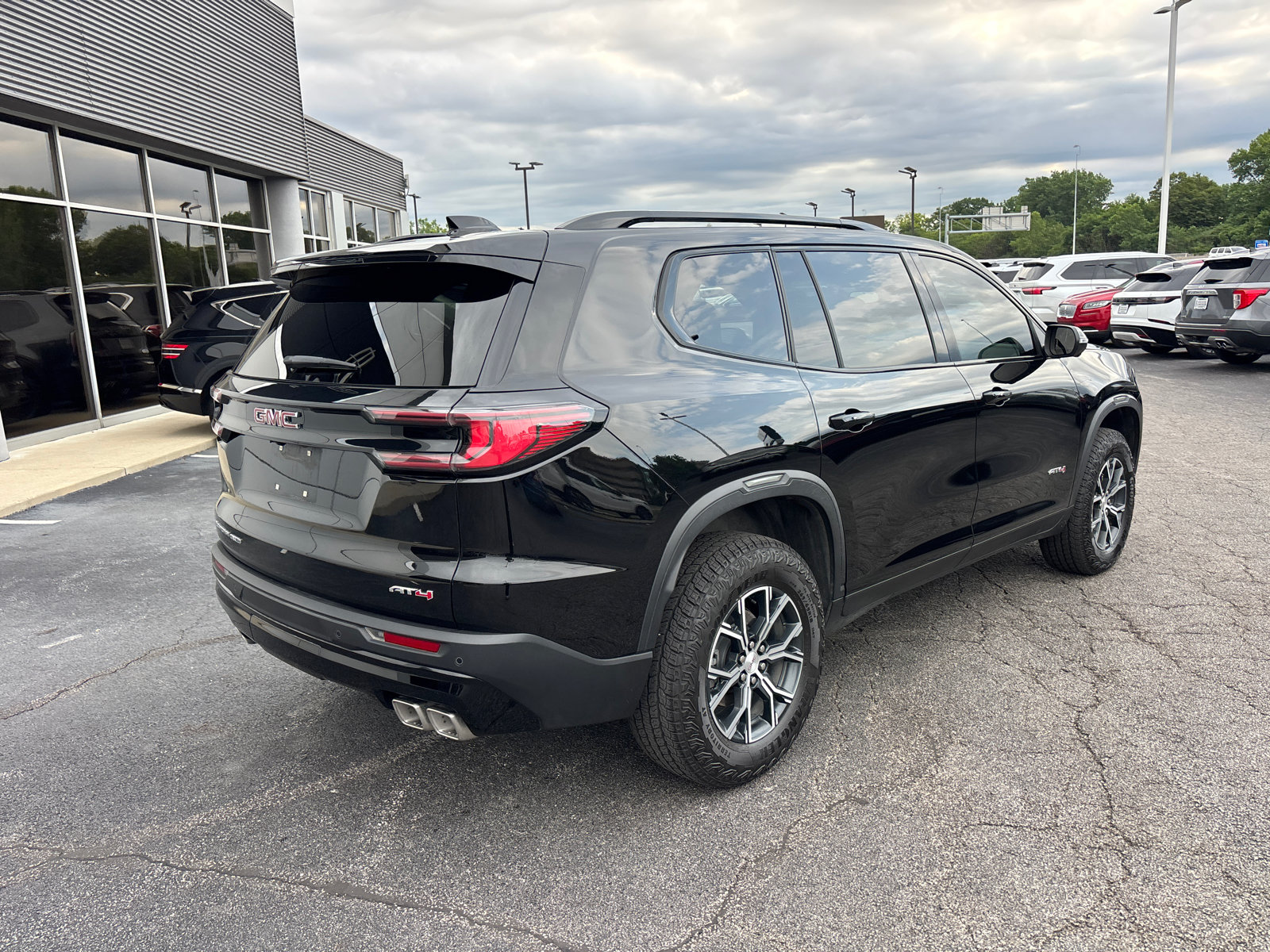 Used 2024 GMC Acadia AT4 AWD/4WD image 7
