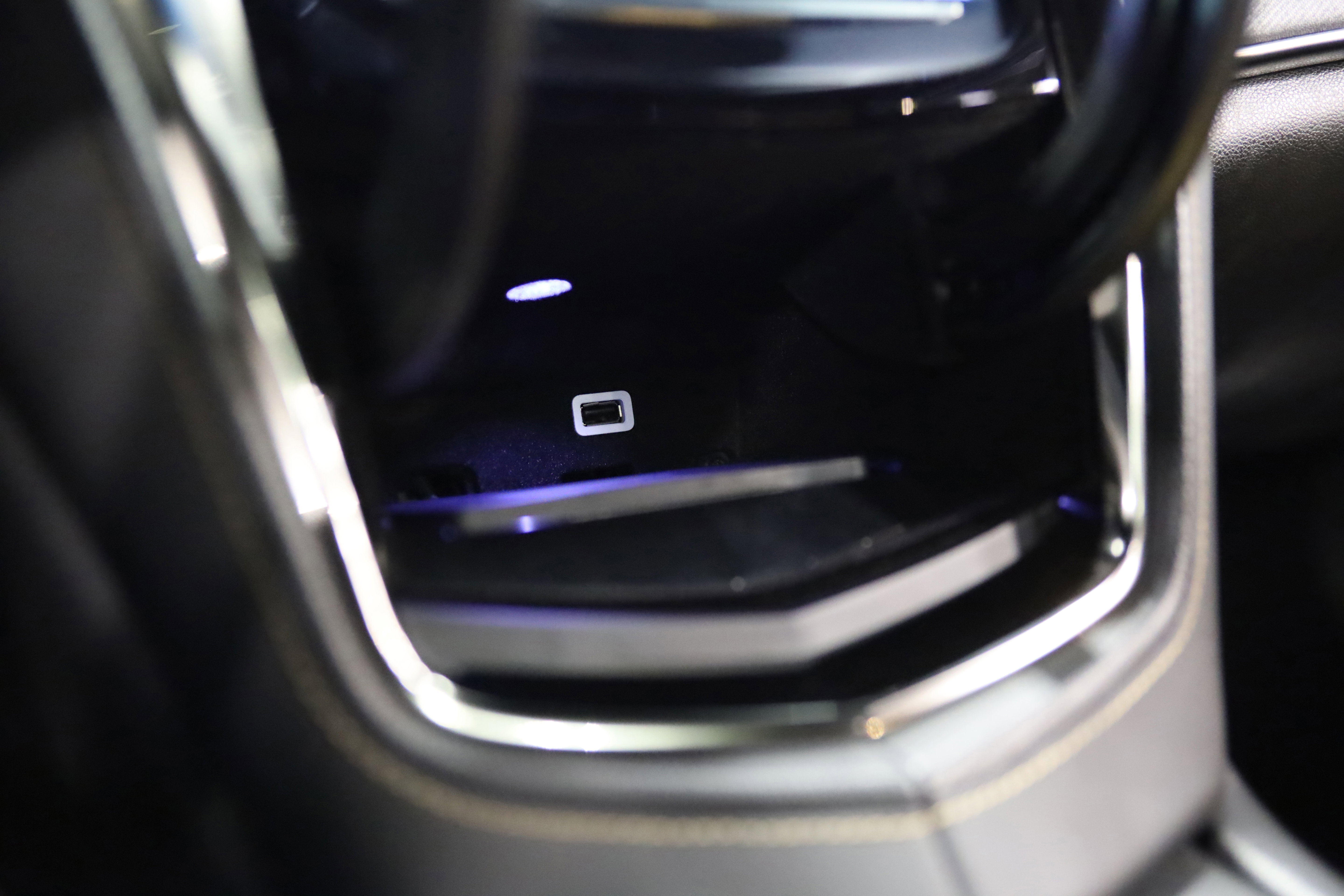 Used 2016 Cadillac CTS V w/ Carbon Fiber Package RWD image 33