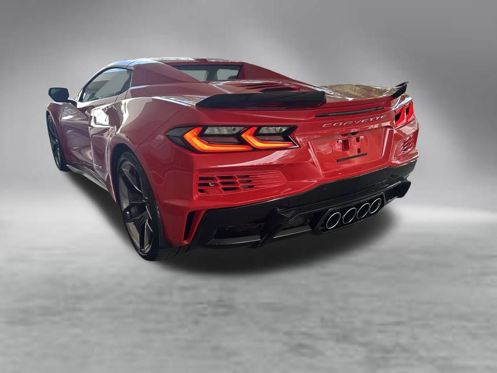 Used 2025 Chevrolet Corvette Z06 RWD image 4