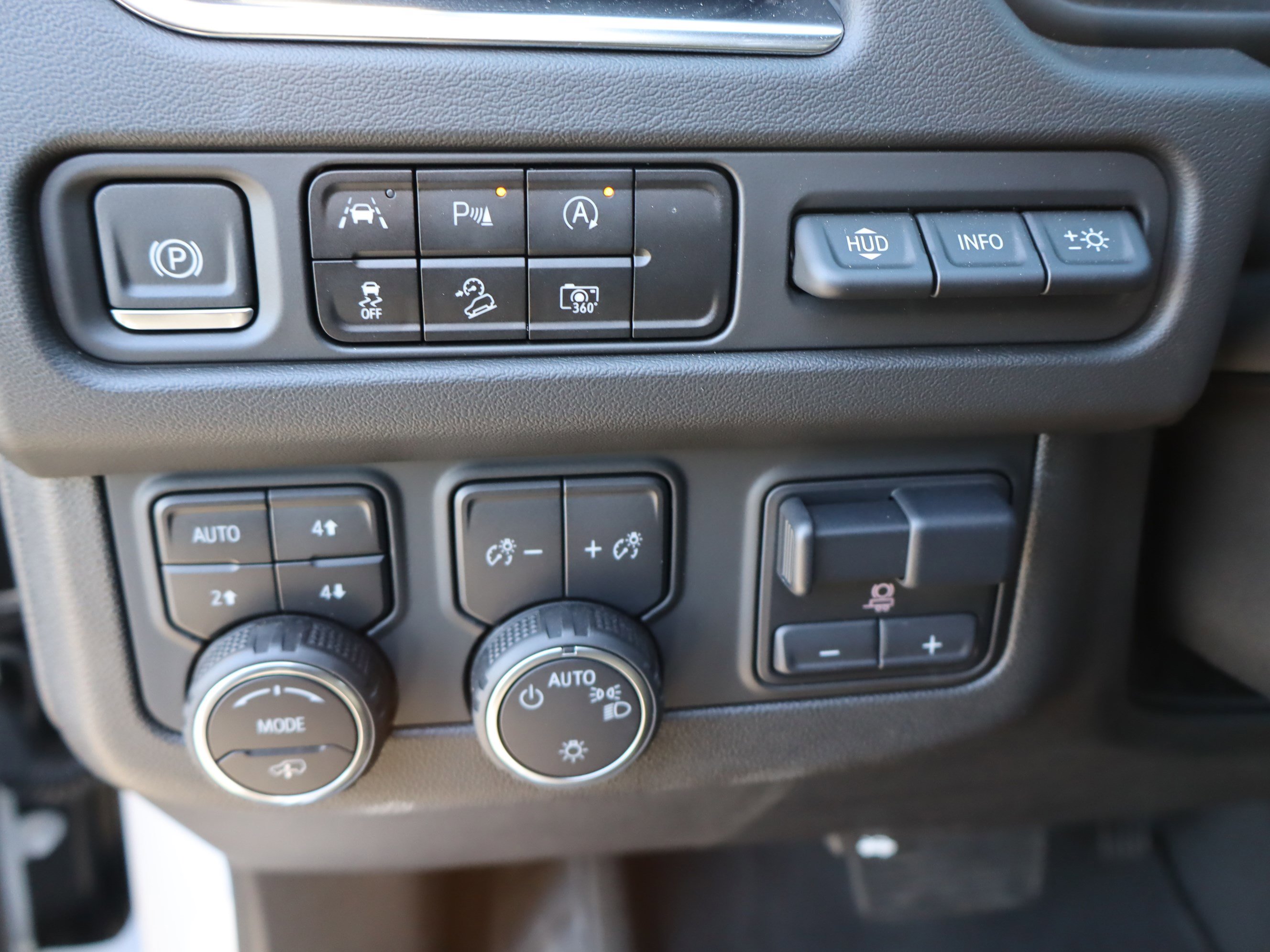 Certified 2024 Chevrolet Tahoe High Country image 22