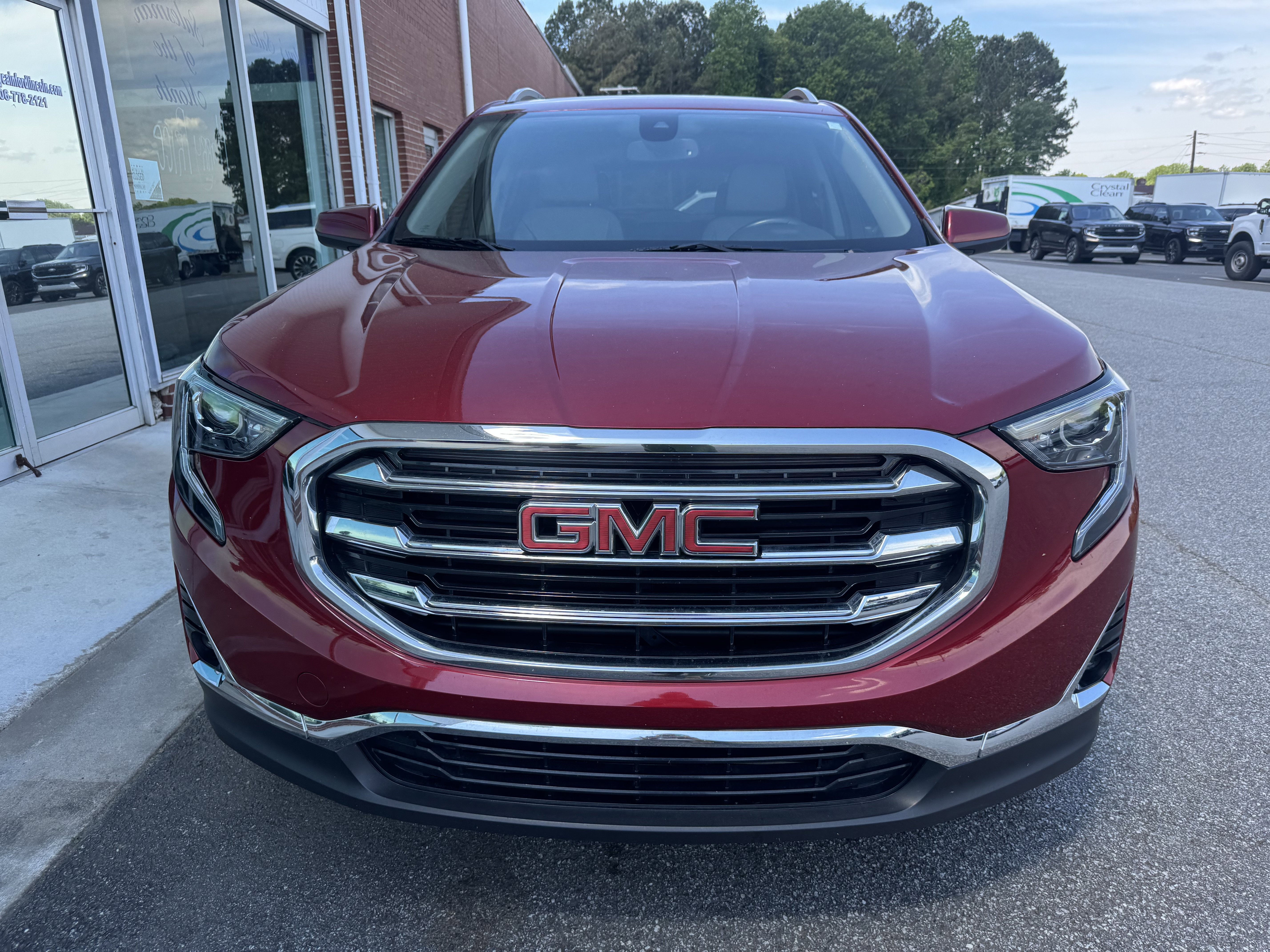 Used 2021 GMC Terrain SLT w/ Infotainment Package II FWD image 4