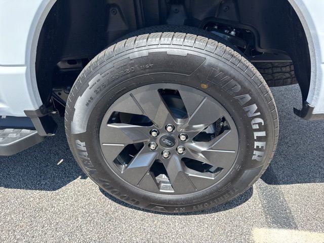 New 2025 Ford F150 Lightning Lariat image 7