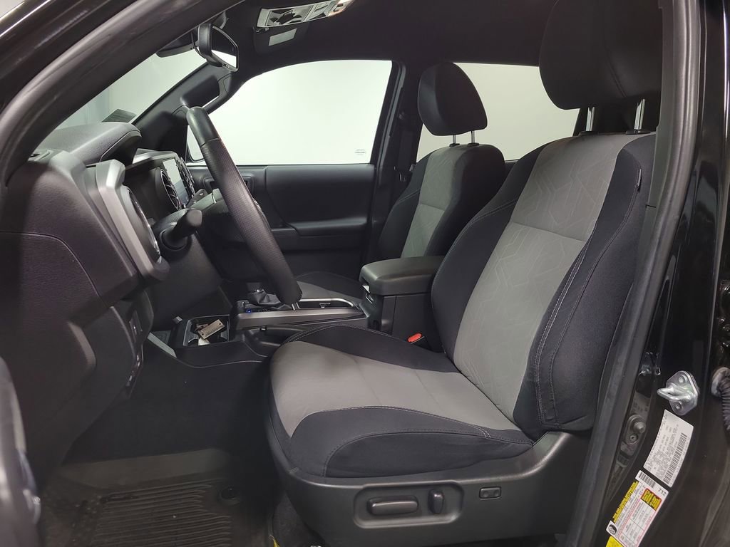 Used 2022 Toyota Tacoma TRD Off-Road w/ Technology Package image 13