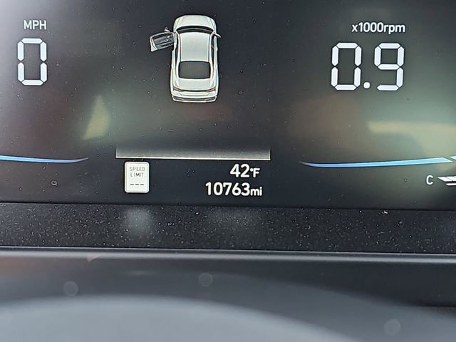 Used 2025 Hyundai Elantra Sport image 20