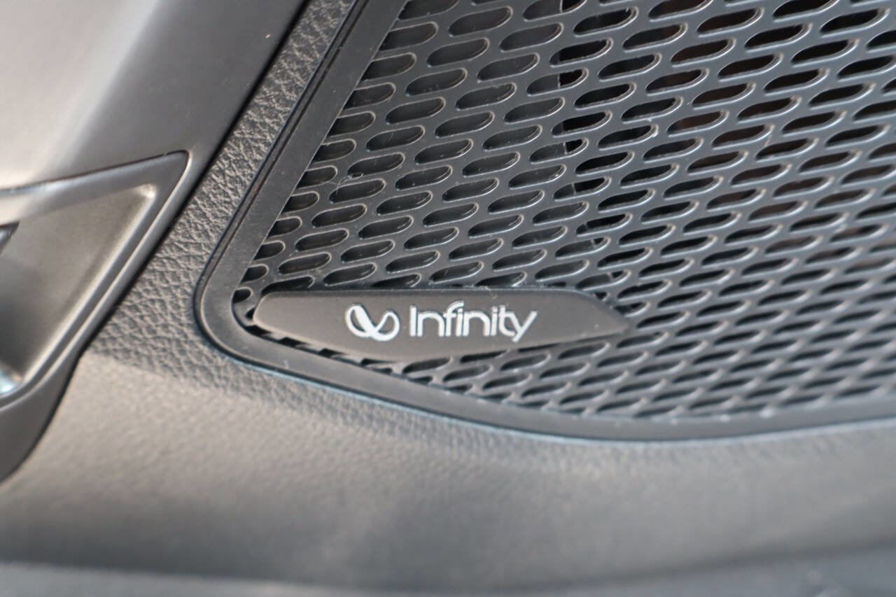 Used 2017 Hyundai Santa Fe Limited image 16