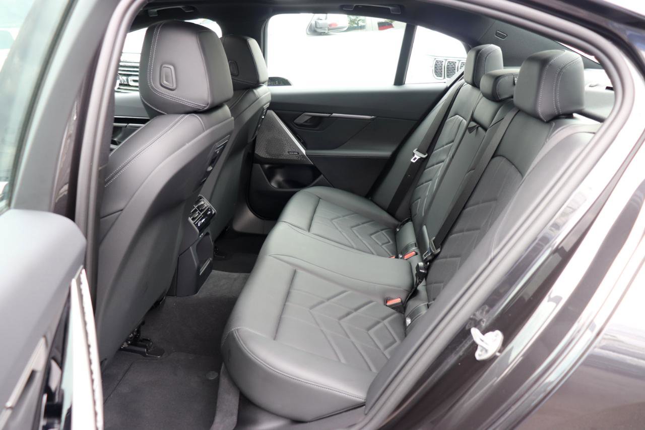 Used 2026 BMW 530i xDrive AWD/4WD image 12