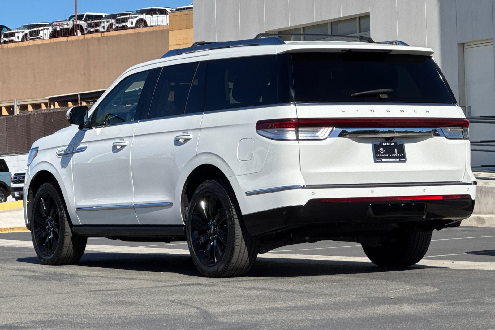 Used 2022 Lincoln Navigator Reserve AWD/4WD image 5