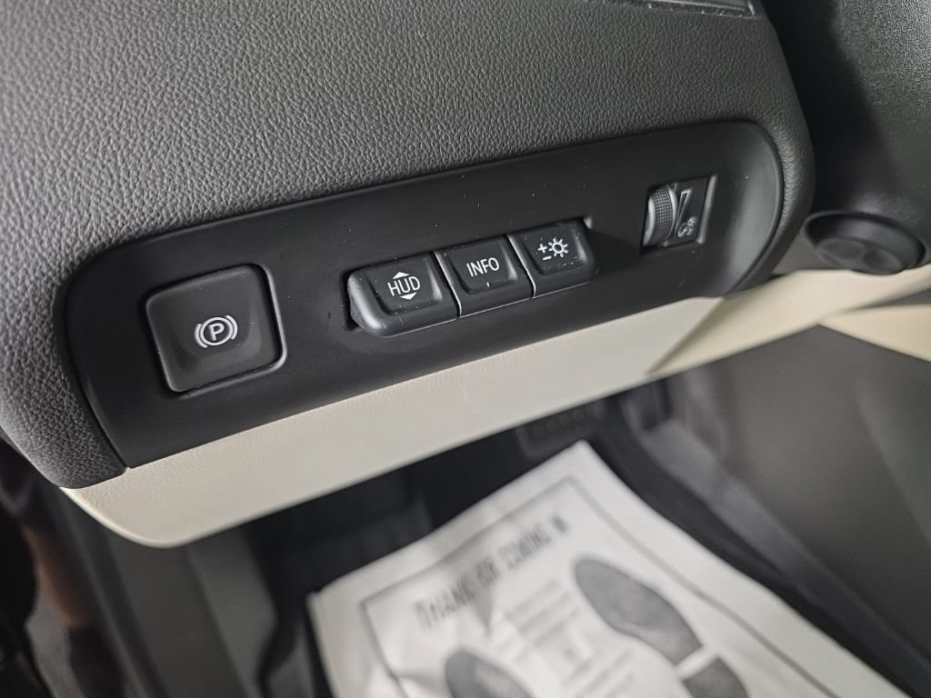 Used 2022 Buick Enclave Avenir w/ Avenir Technology Package AWD/4WD image 15