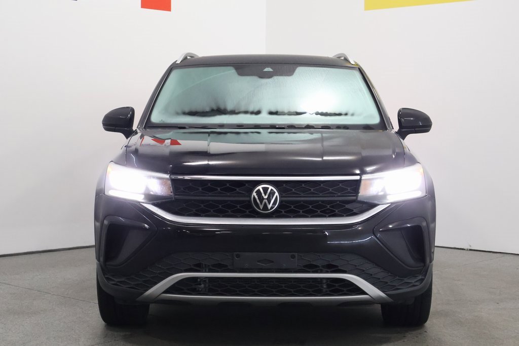 Used 2023 Volkswagen Taos SE w/ Panoramic Sunroof Package image 7