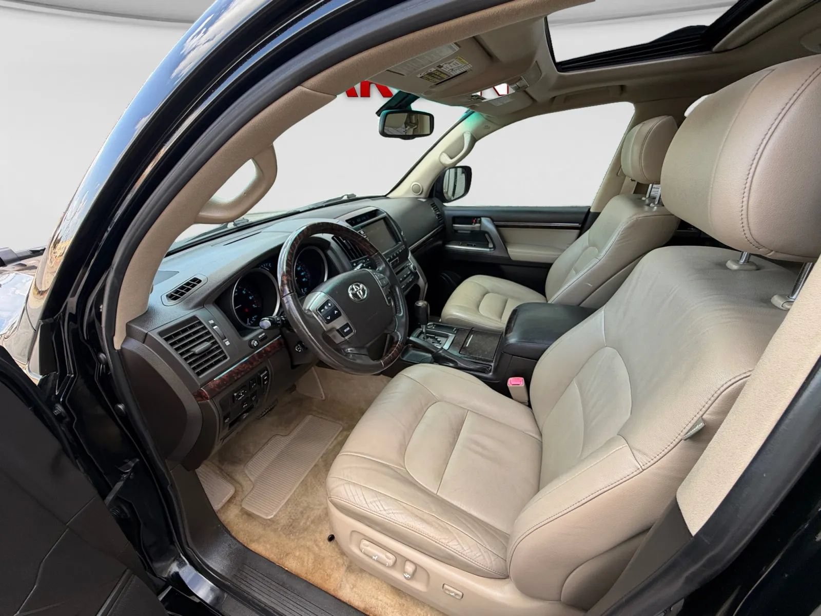 Used 2011 Toyota Land Cruiser AWD/4WD image 11