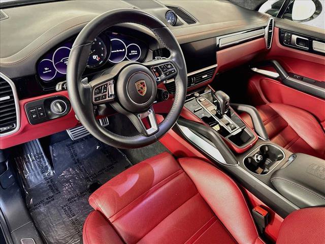 Certified 2023 Porsche Cayenne Turbo S AWD/4WD image 4
