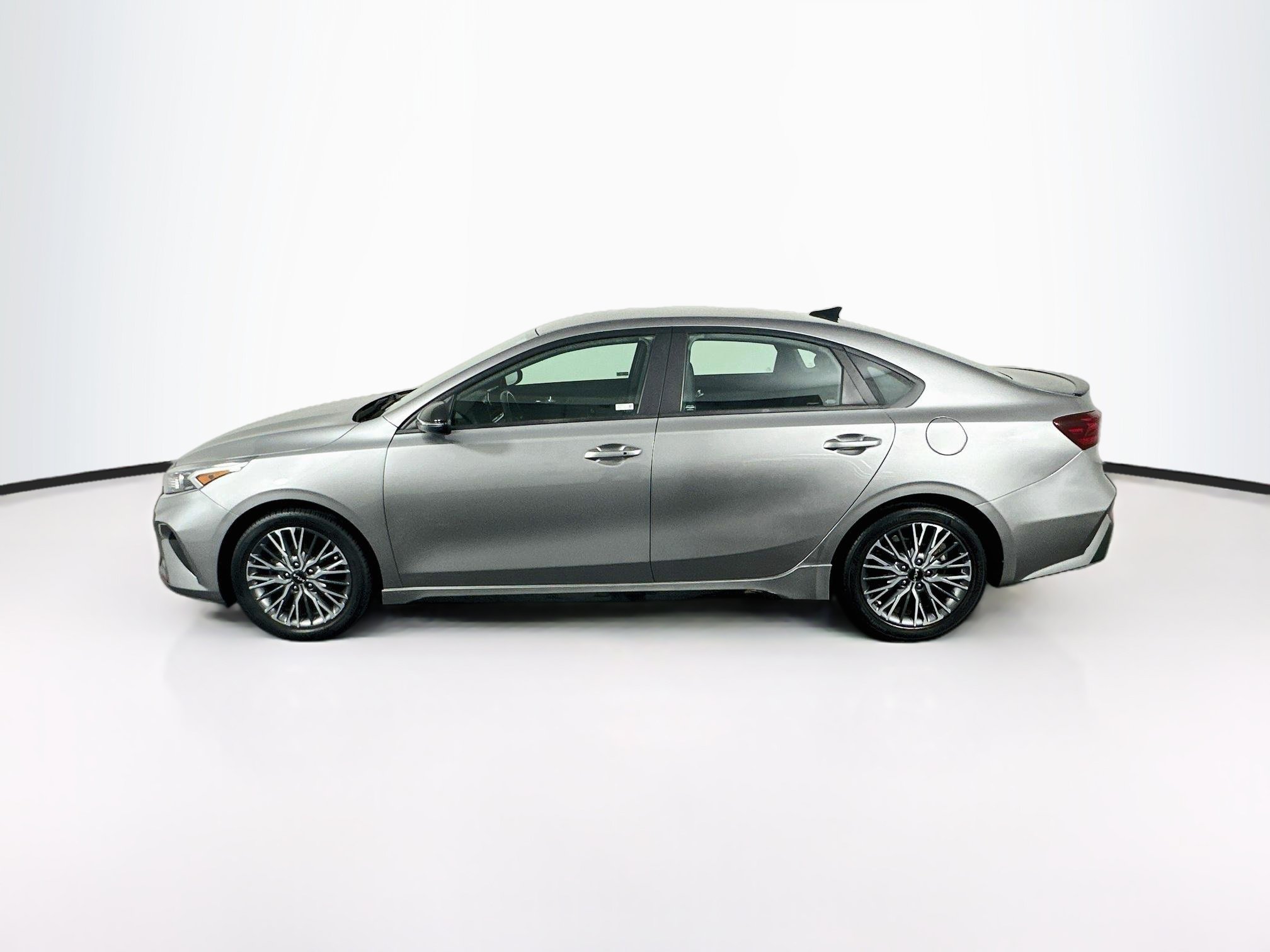 Used 2022 Kia Forte GT-Line FWD image 4
