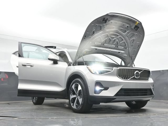 Used 2025 Volvo XC40 B5 Plus AWD/4WD image 52