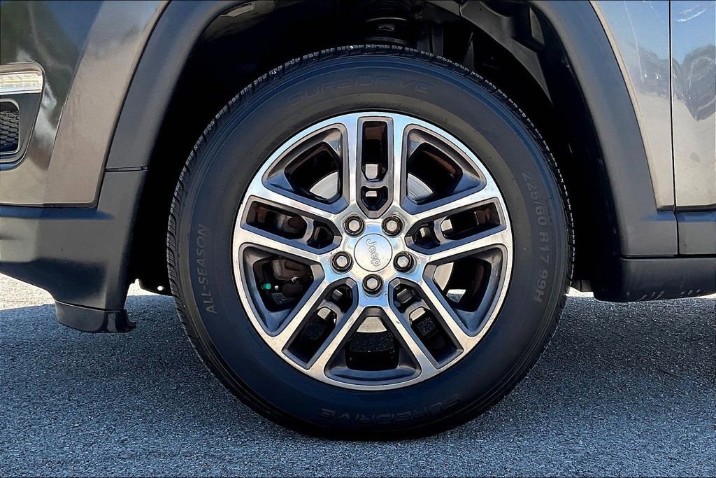 Used 2018 Jeep Compass Latitude w/ Popular Equipment Group FWD image 8