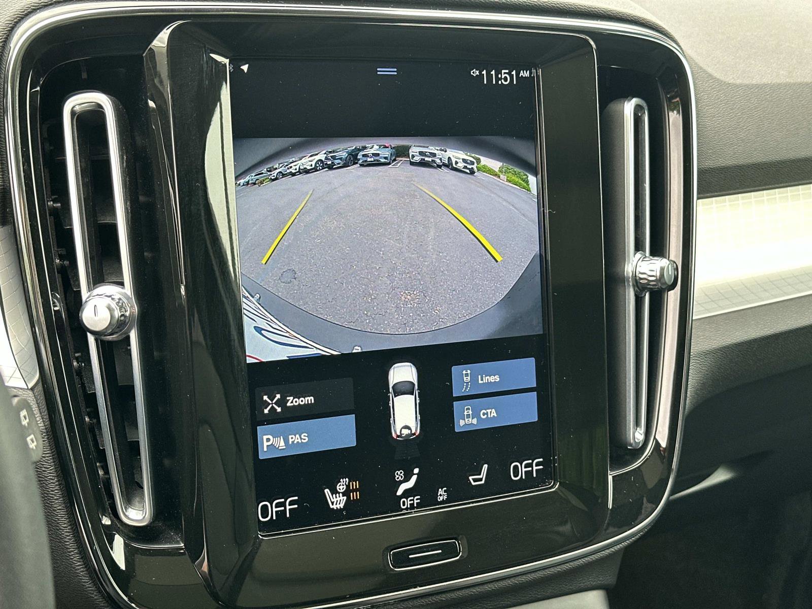 Certified 2021 Volvo XC40 T5 Momentum w/ Premium Package image 13