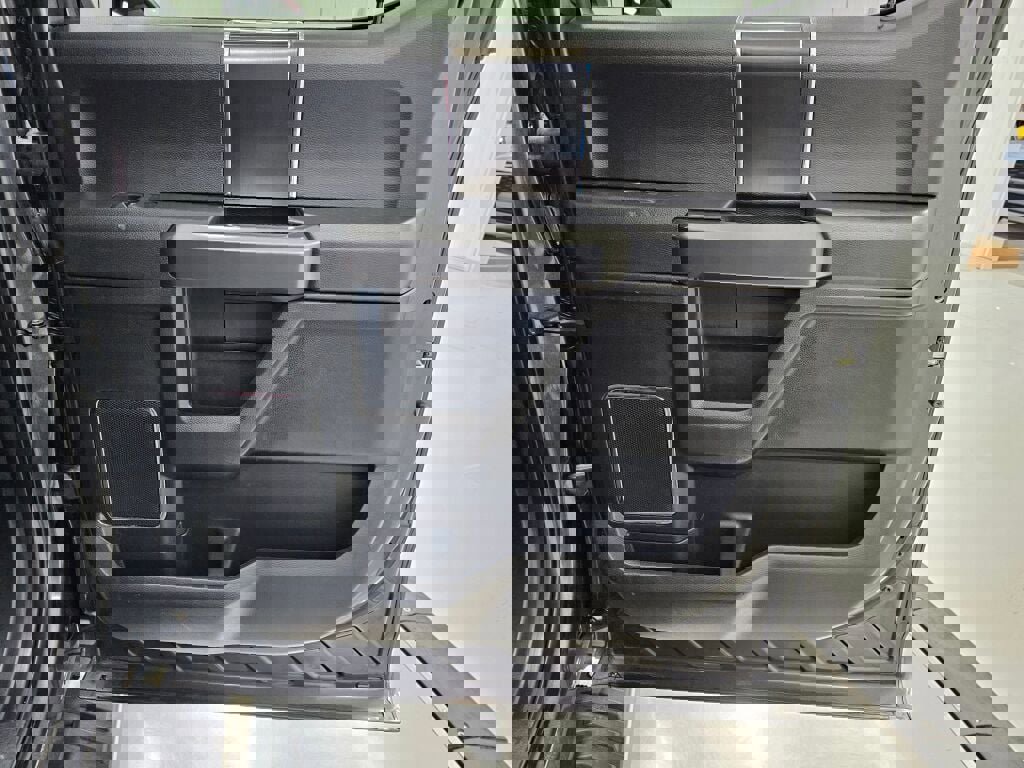 Used 2018 Ford F150 Lariat image 39