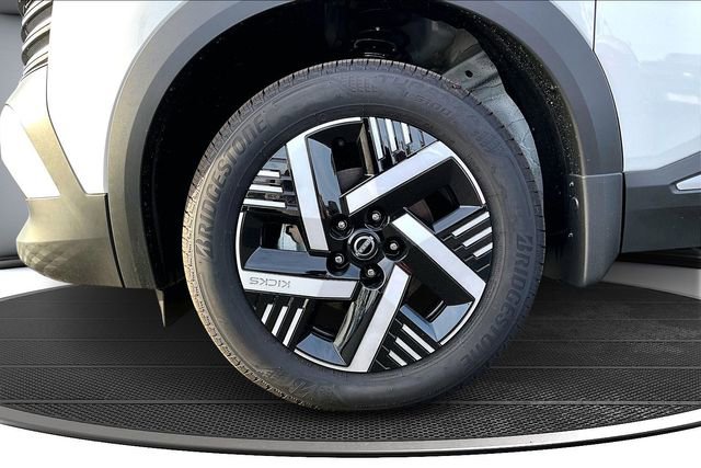 New 2026 Nissan Kicks SV FWD image 11