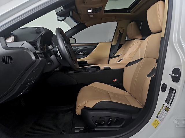 Used 2025 Lexus ES 300h Ultra Luxury w/ Accessory Package (Z1) image 14