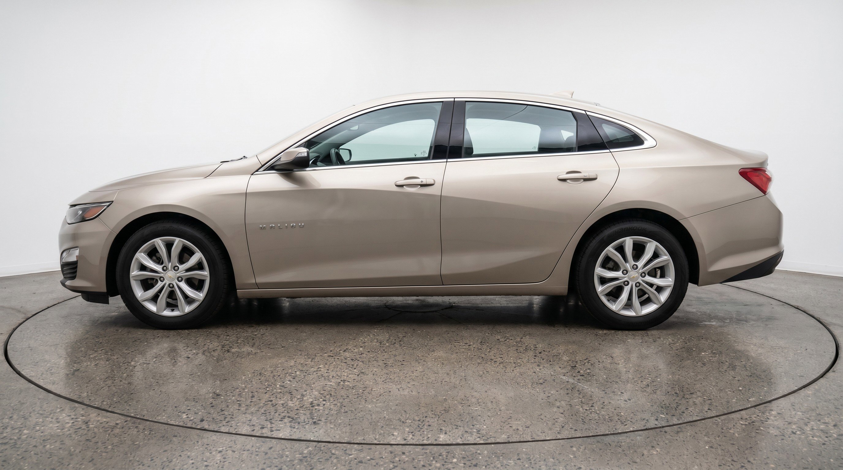 Used 2024 Chevrolet Malibu LT FWD image 5