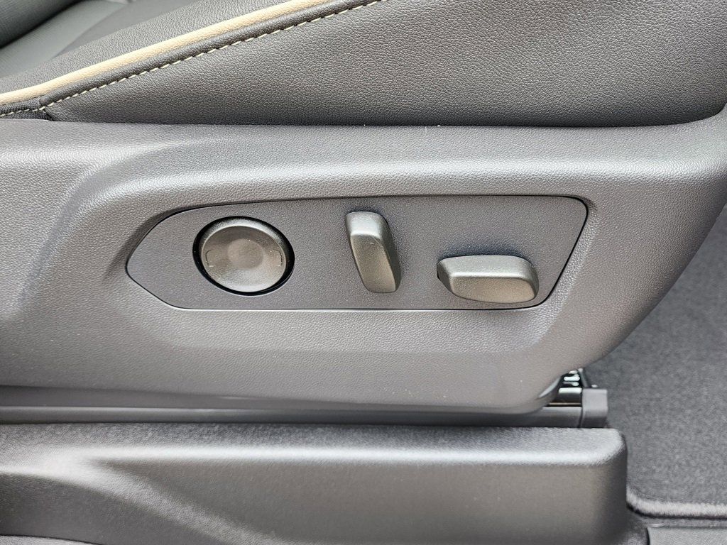 New 2026 GMC Yukon Elevation image 42