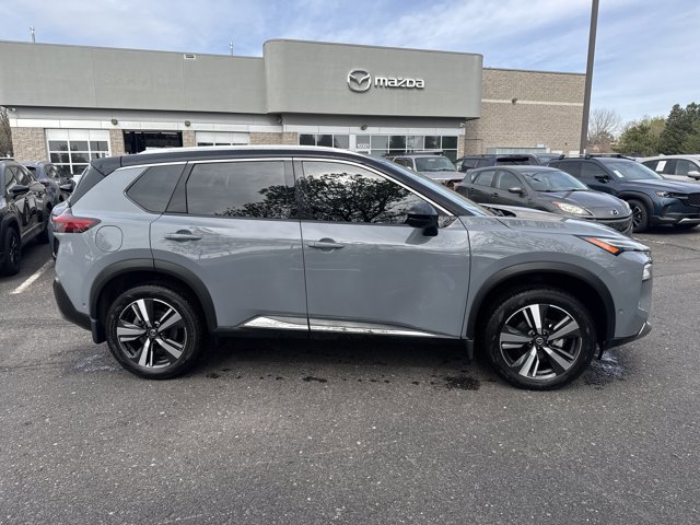 Used 2021 Nissan Rogue Platinum image 7