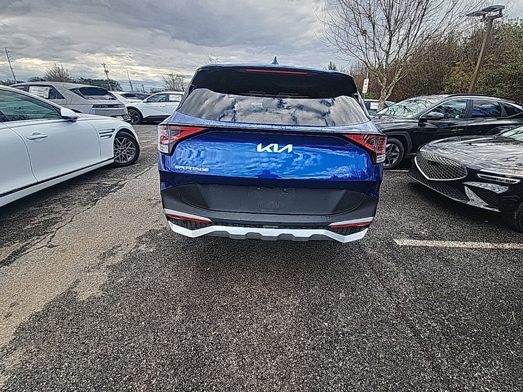 Used 2024 Kia Sportage EX image 4