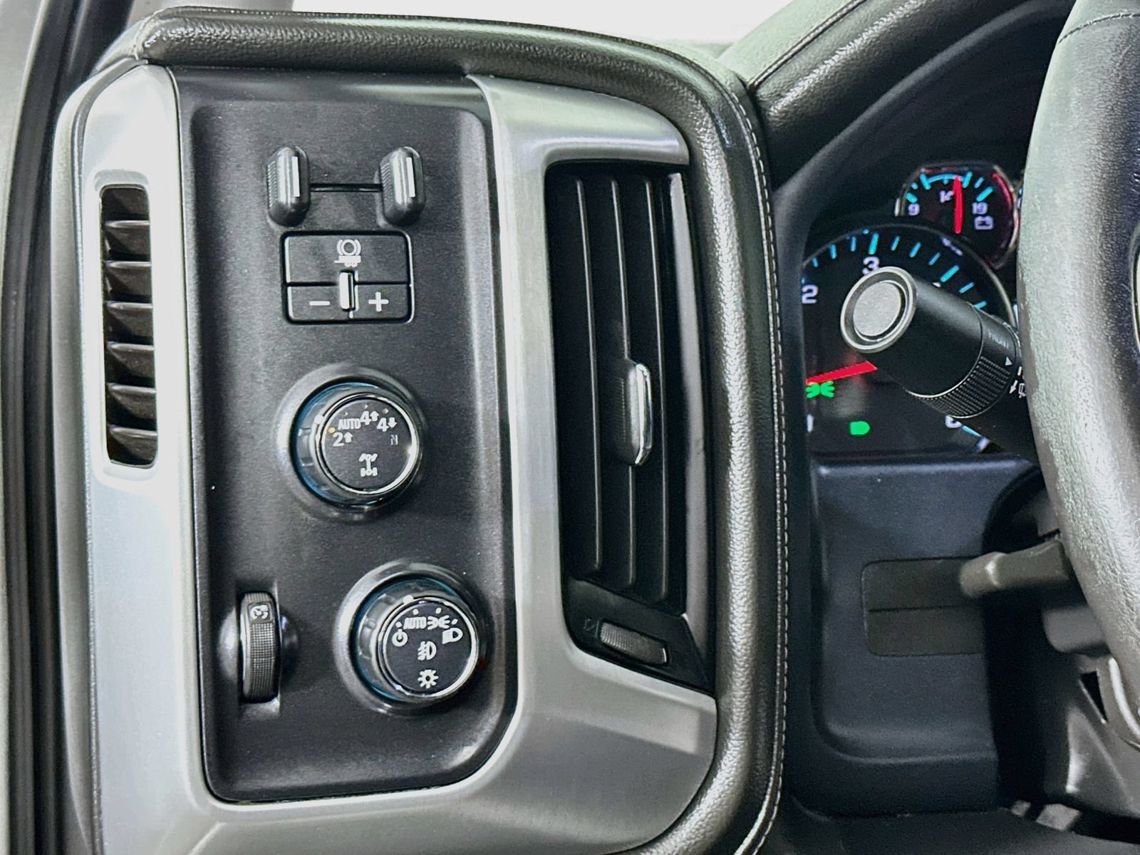 Used 2018 GMC Sierra 1500 SLT AWD/4WD image 11