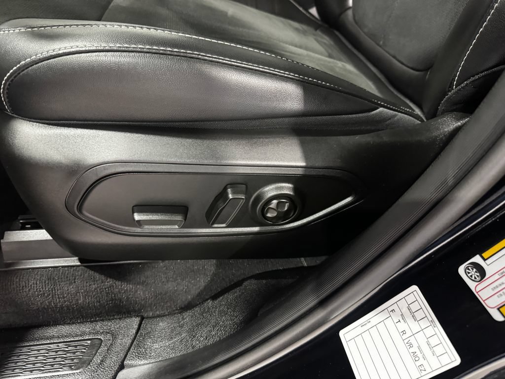 Used 2025 Jeep Grand Cherokee Altitude AWD/4WD image 19