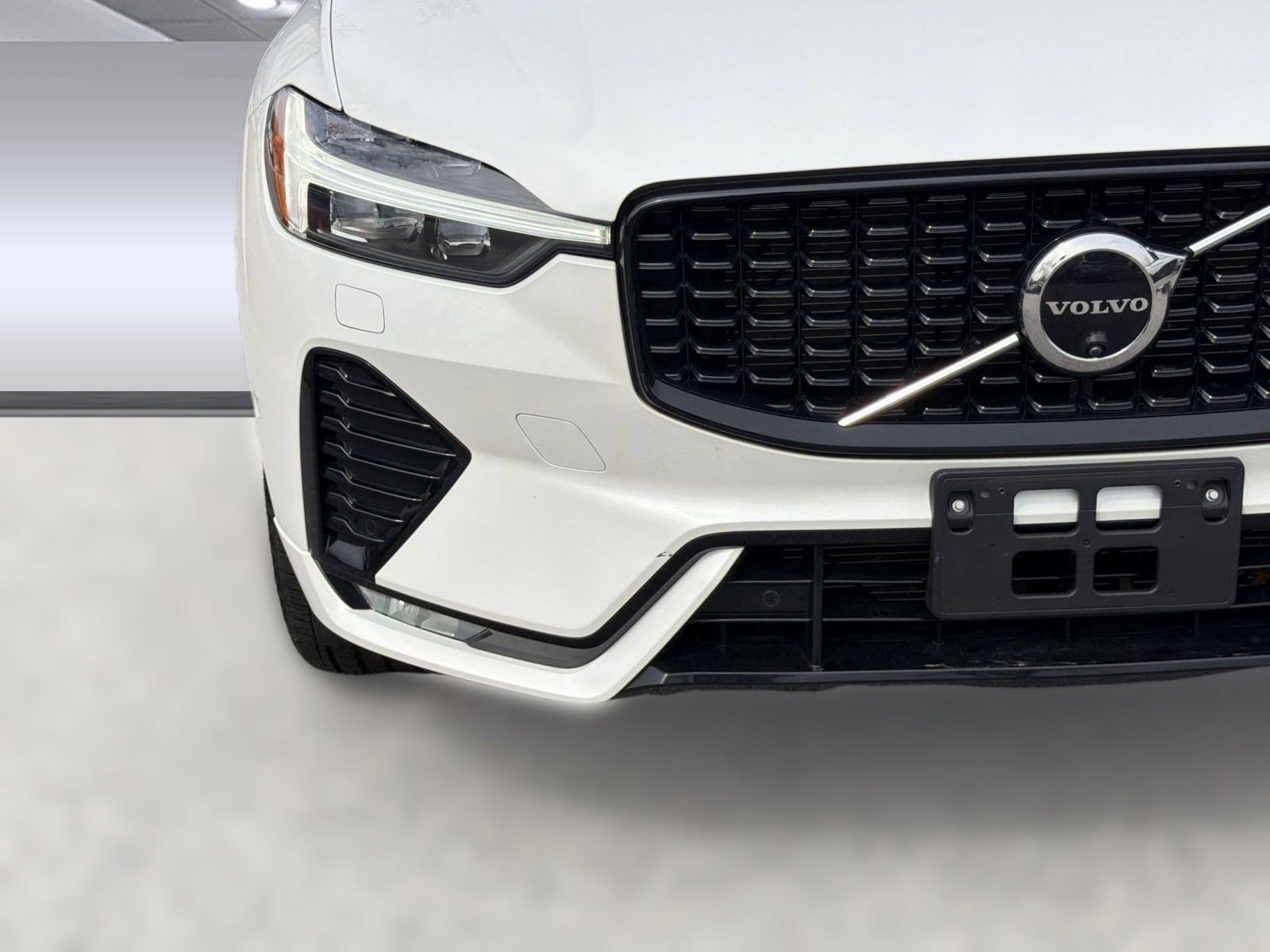Certified 2024 Volvo XC60 B5 Ultimate image 11